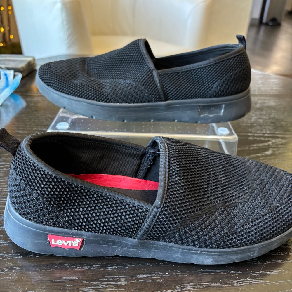 Levi’s Black Slip- On Mesh Womens Shoes Size 8.5 - Picture 2 of 8